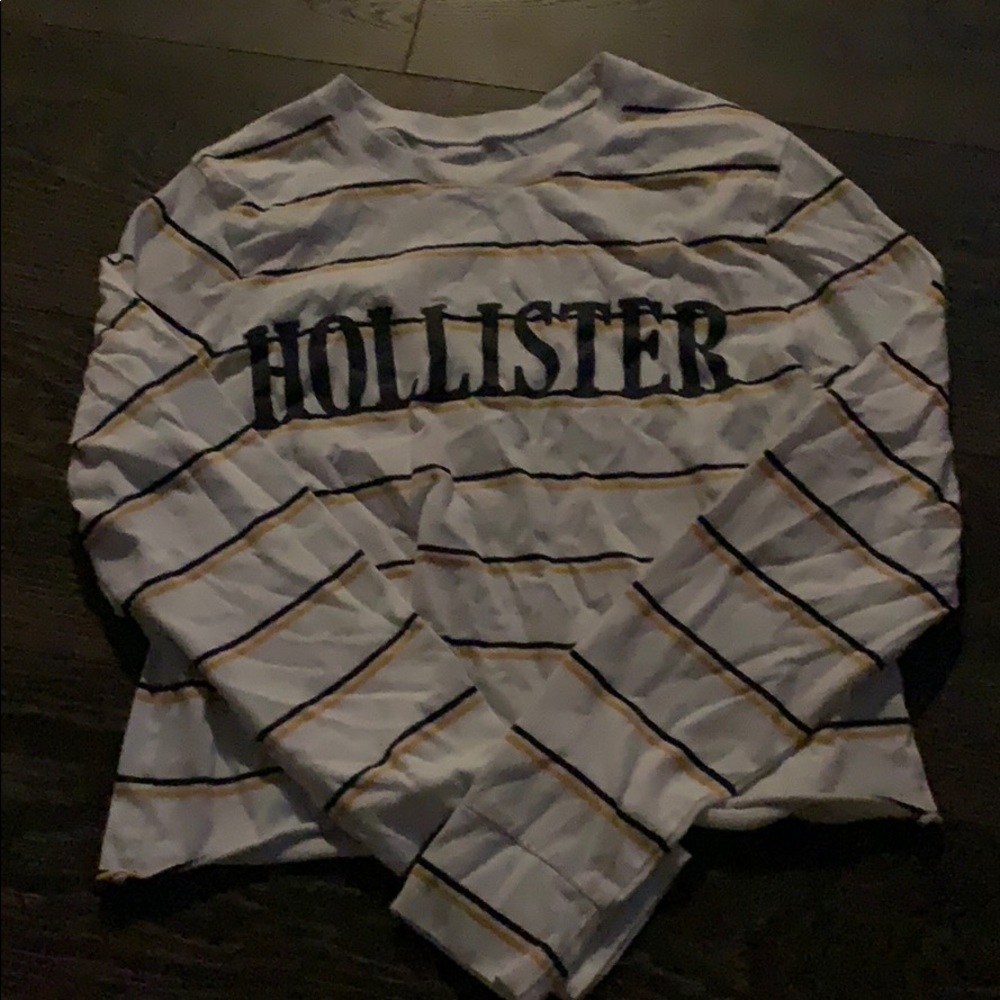 Cropped long sleeve t-shirt